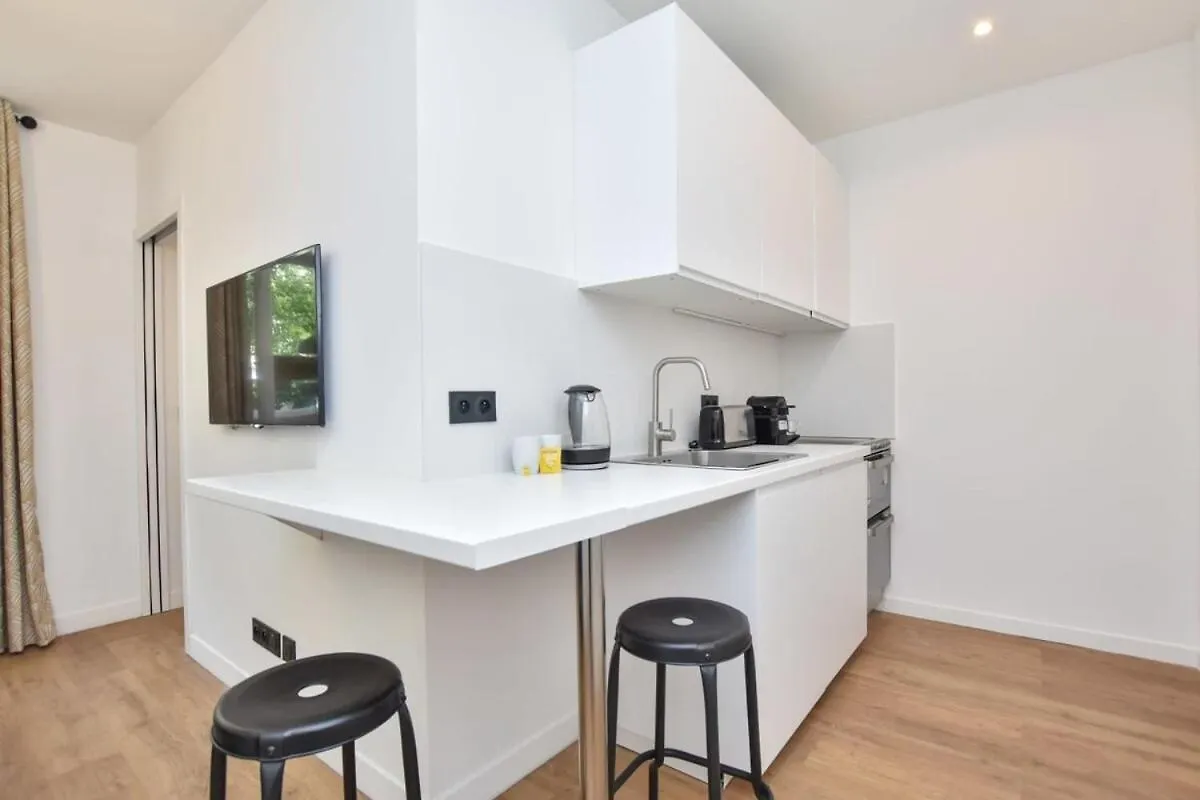 Renovated 2Bd Apartment In Parc Belleville Paris 0*,  France