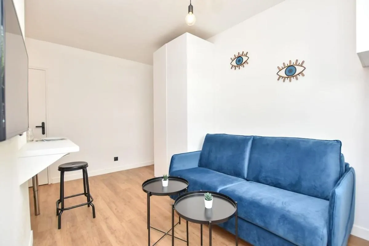 Renovated 2Bd Apartment In Parc Belleville Paris
