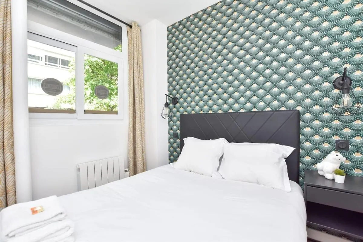 Renovated 2Bd Apartment In Parc Belleville contacts